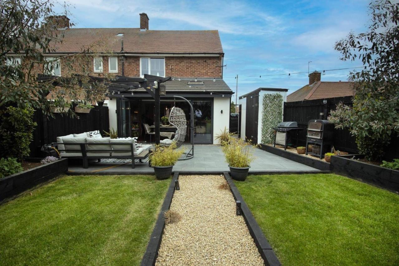 The Longsands Home- Coastal Retreat With Hot Tub Cullercoats Exterior photo